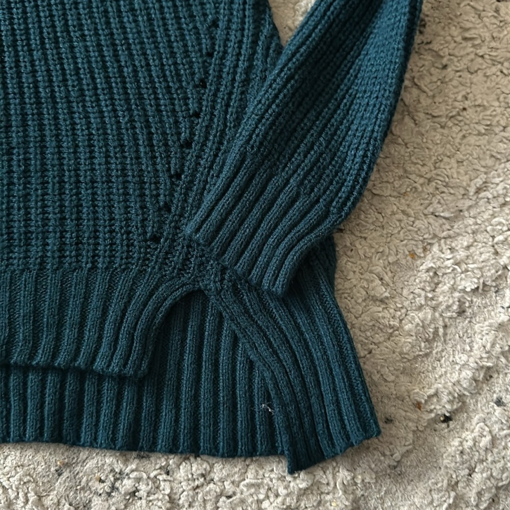Moral Fiber Womens Distressed Peacock Green Sweater Size Large - Picture 2 of 3